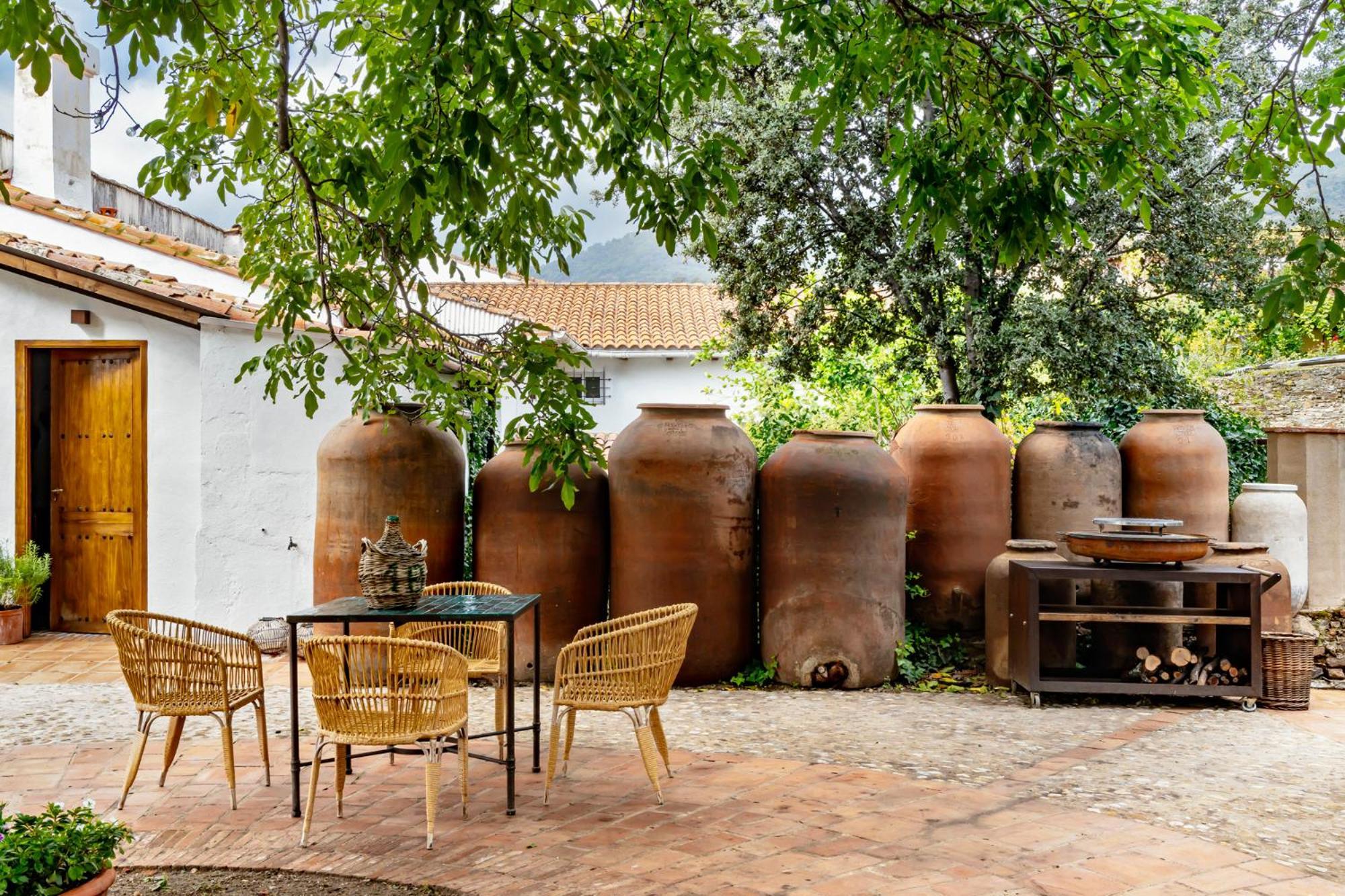 Apartamentos Turisticos El Patio Del Nogal Guadalupe  Kültér fotó