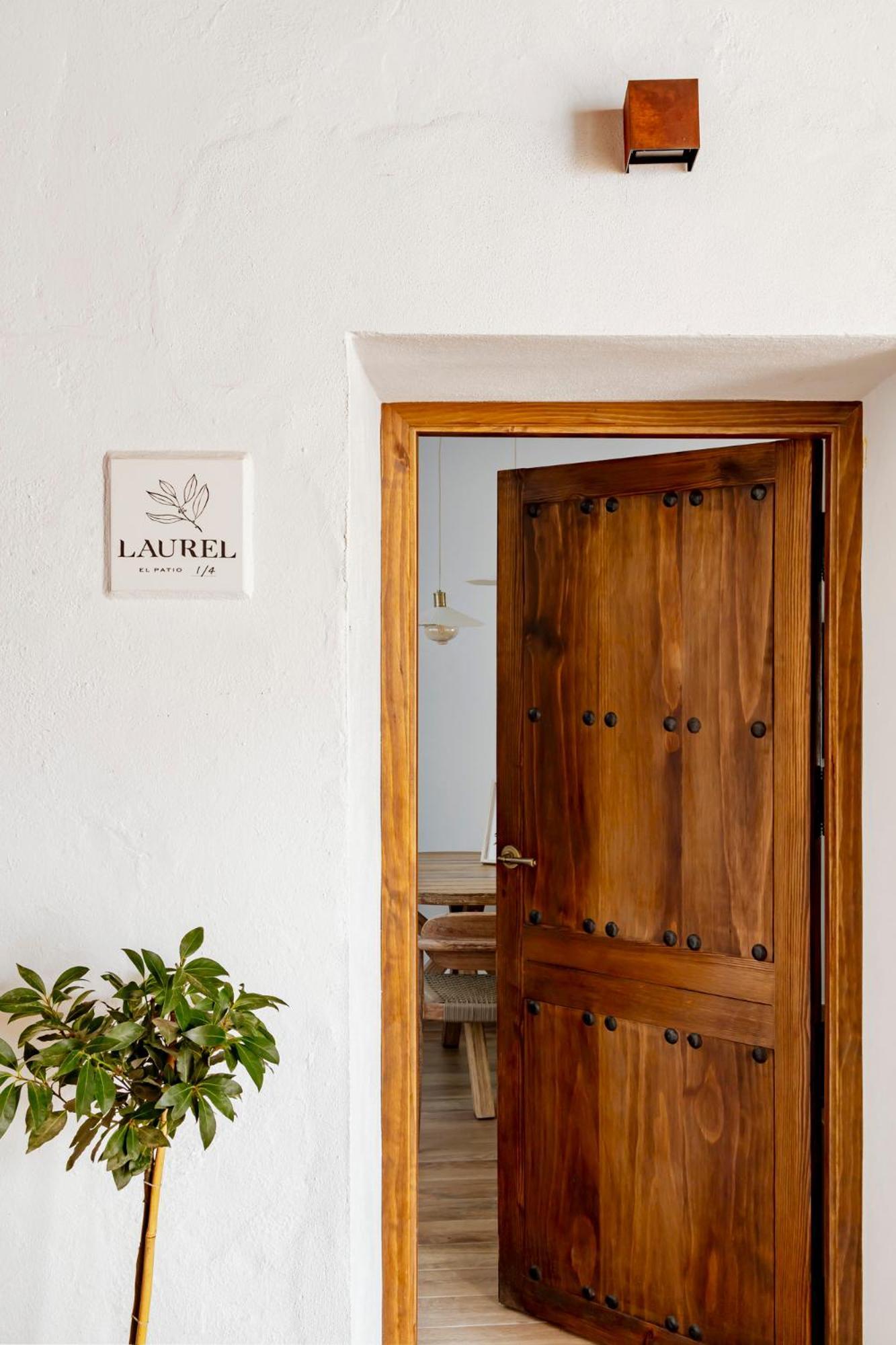 Apartamentos Turisticos El Patio Del Nogal Guadalupe  Kültér fotó