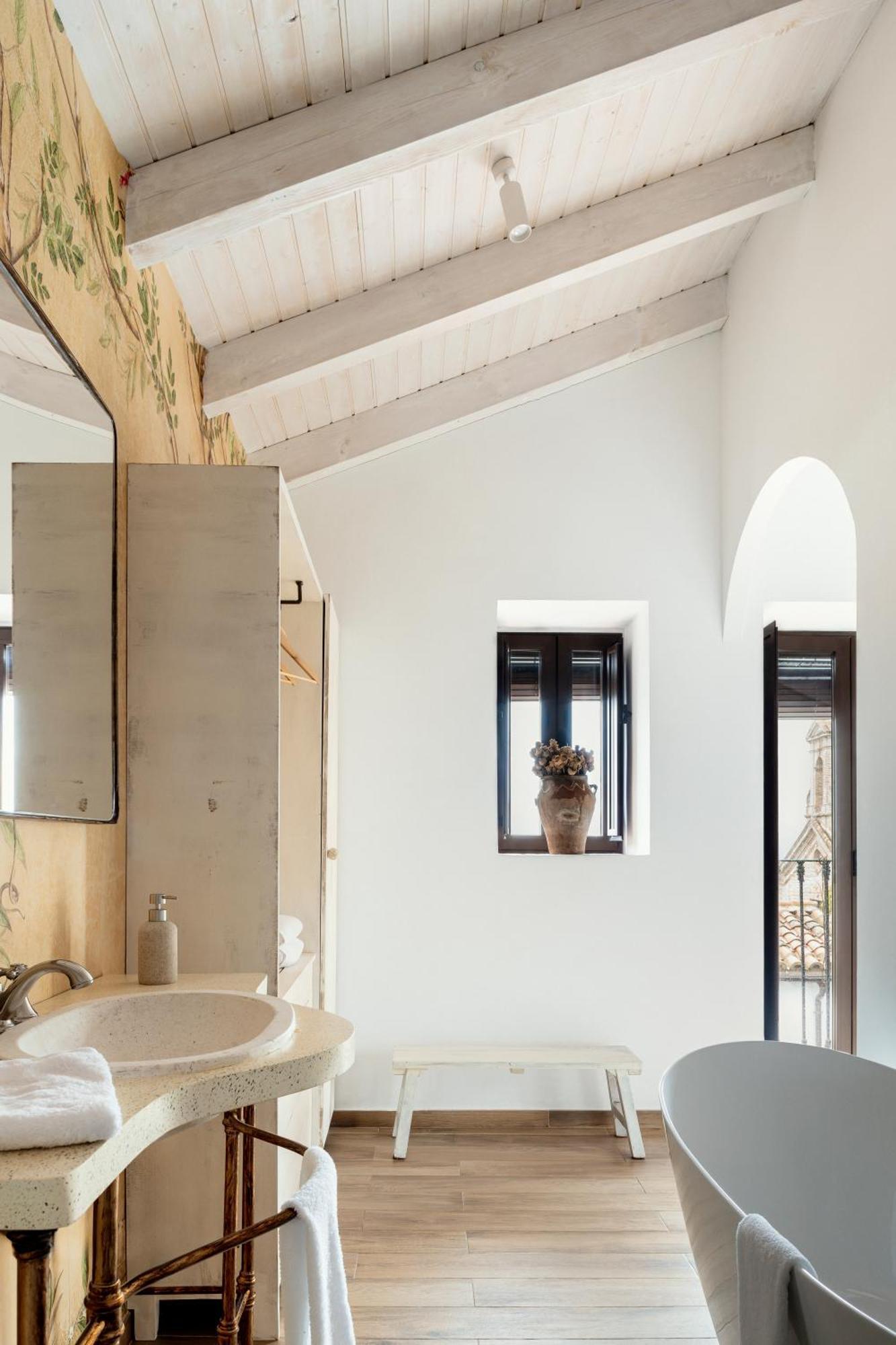 Apartamentos Turisticos El Patio Del Nogal Guadalupe  Kültér fotó